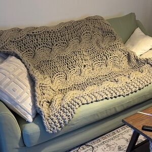 Pottery Barn Chunky Knit Throw Blanket - Tan/beige